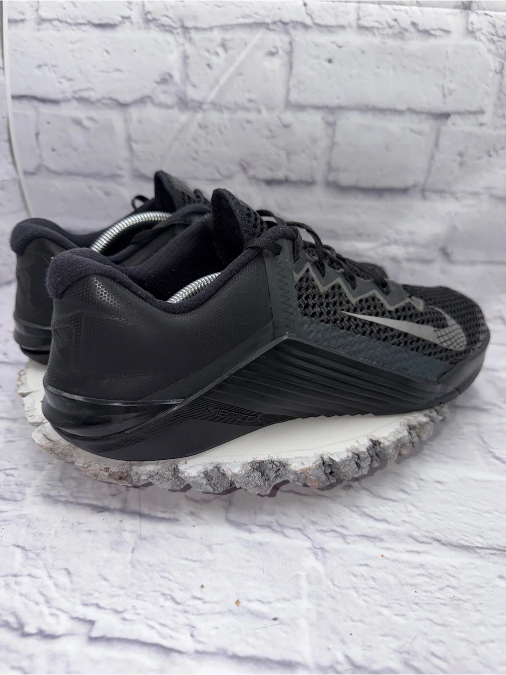 Nike Men’s Black Athletic Running Shoes with Reflective Swoosh
